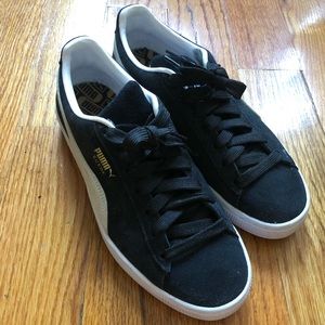 Women’s Puma Suede Classic black and white